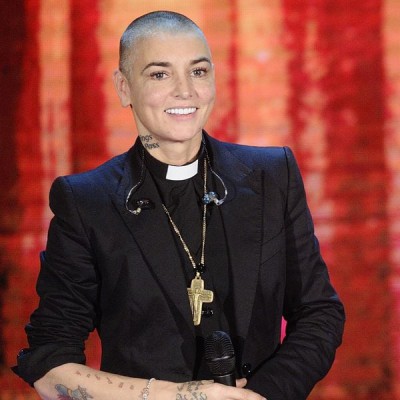 sinead-oconnor-sieht-froehlich-aus-1671436008.jpg