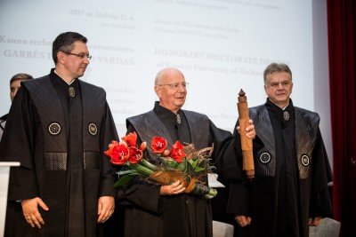 Professor Schwab with Chairman of the Senate Professor Rytis Krušinskas and Vice-Chairman of the Senate Professor Vytautas Janilionis