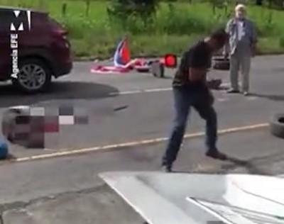 American lawyer shoots dead two mining protesters for blocking road (1)3.jpg