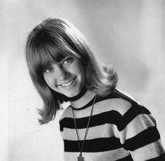 861b9fa952c3fed22a6e10d9efc0d39b--olivia-newton-jones-s-bangs.jpg