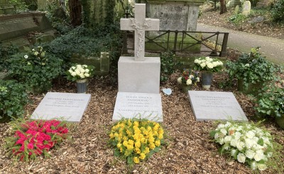 Grave_of_George_Michael_in_Highgate_Cemetery.jpg