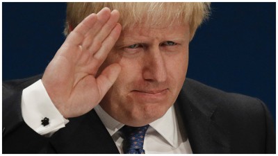Boris Johnson hand 04.jpg